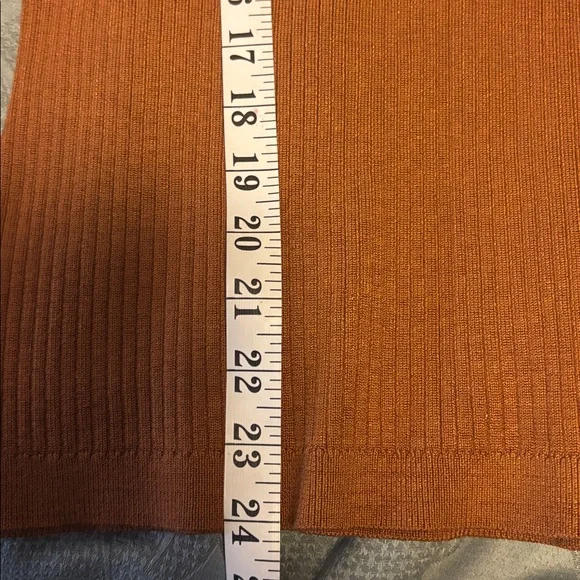 White House Black Market Copper Ribbed Long Sleeve Tight Knit Top Size Large - Picture 13 of 13